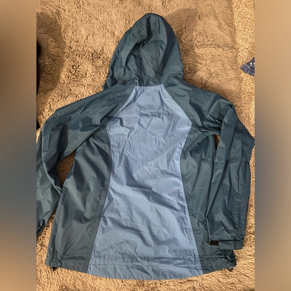 Carharrt Women’s Rain Jacket - Picture 3 of 9